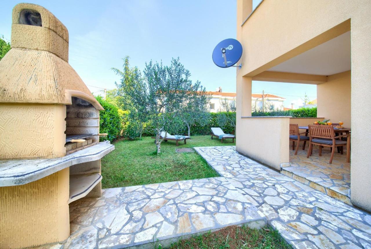 Apartments Aster Malinska Exterior photo